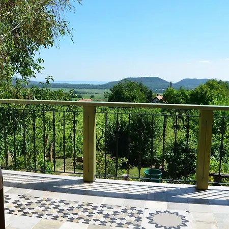 Vakantiehuis Grand Cru 3. Vendeghaz *